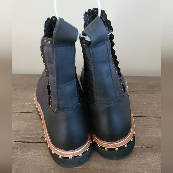 Free People Atlas Puffer Chelsea Ankle Boots NEW 7.5 - Picture 5 of 9